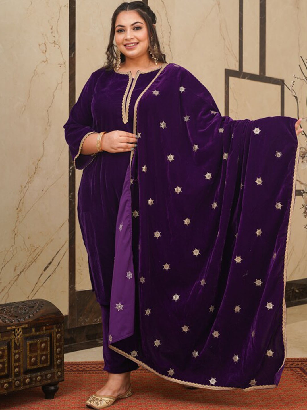 

NANGALIA RUCHIRA Women Embroidered Velvet Shawl, Purple