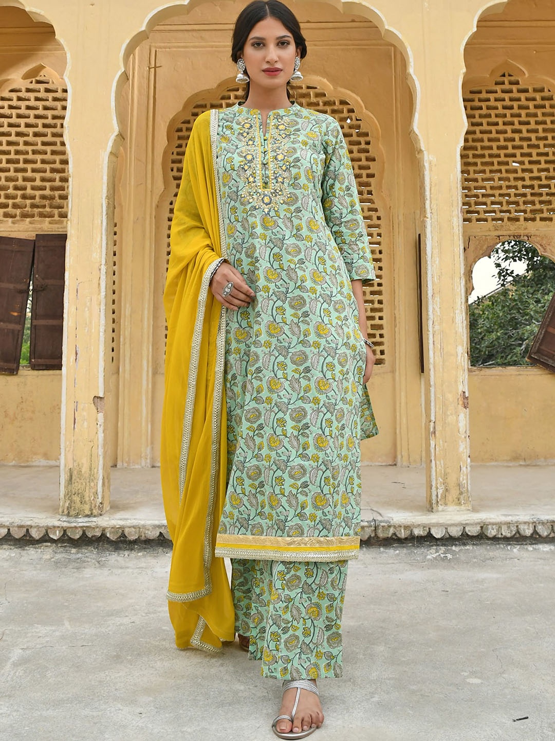 

Janasya Floral Printed Band Collar Pure Cotton Kurta with Palazzos & Dupatta, Green