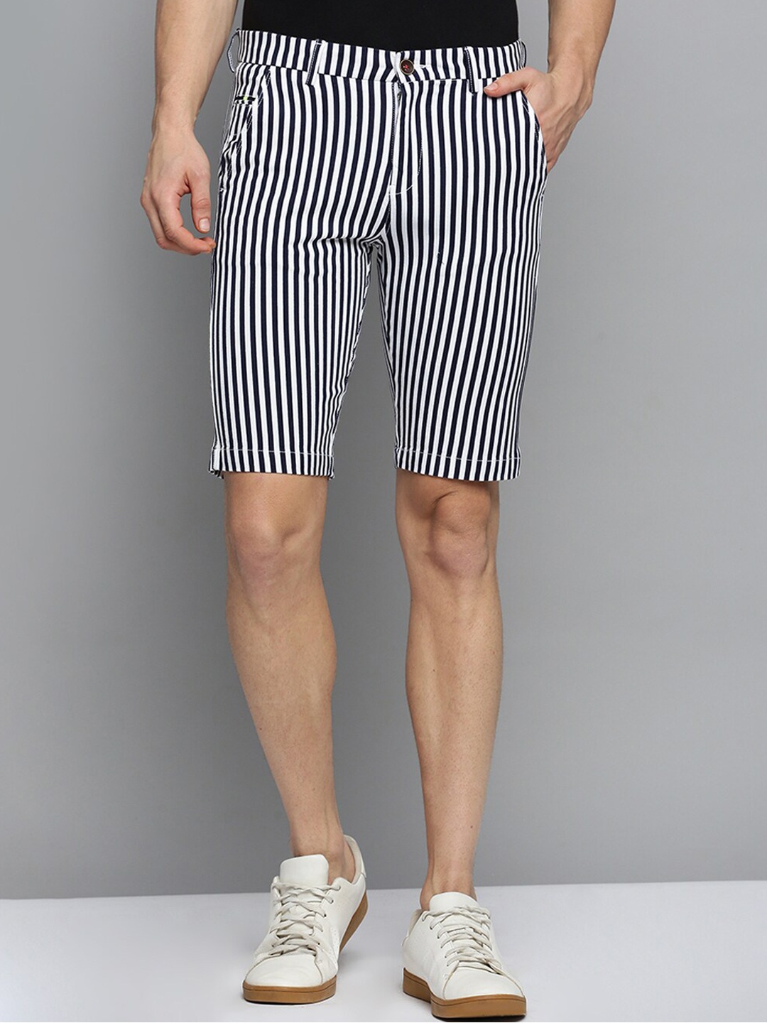 

SHOWOFF Men Striped Mid Rise Cotton Cambric Chino Shorts, White