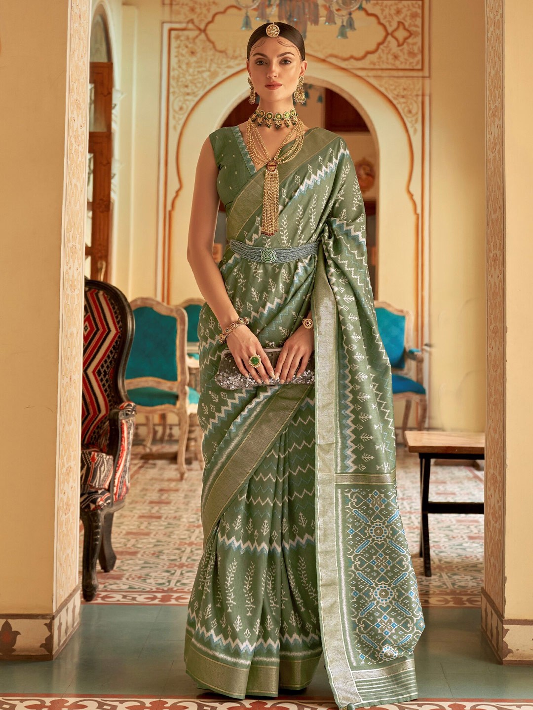 

Mitera Ethnic Motifs Zari Silk Blend Patola Saree, Green