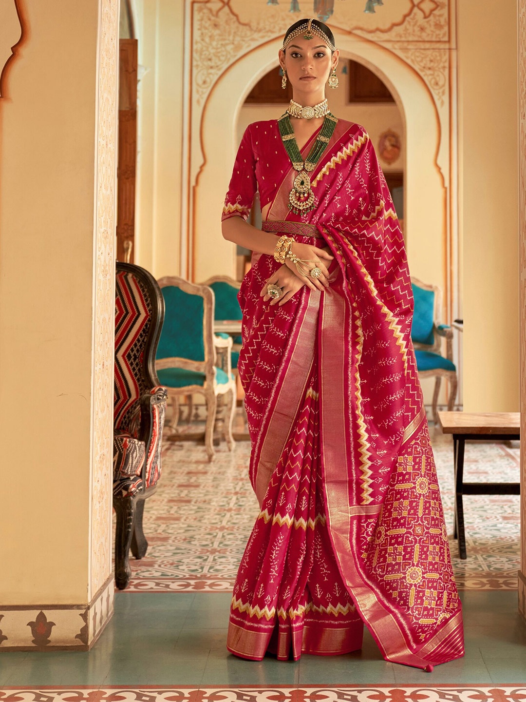 

Mitera Ethnic Motifs Zari Silk Blend Patola Saree, Pink