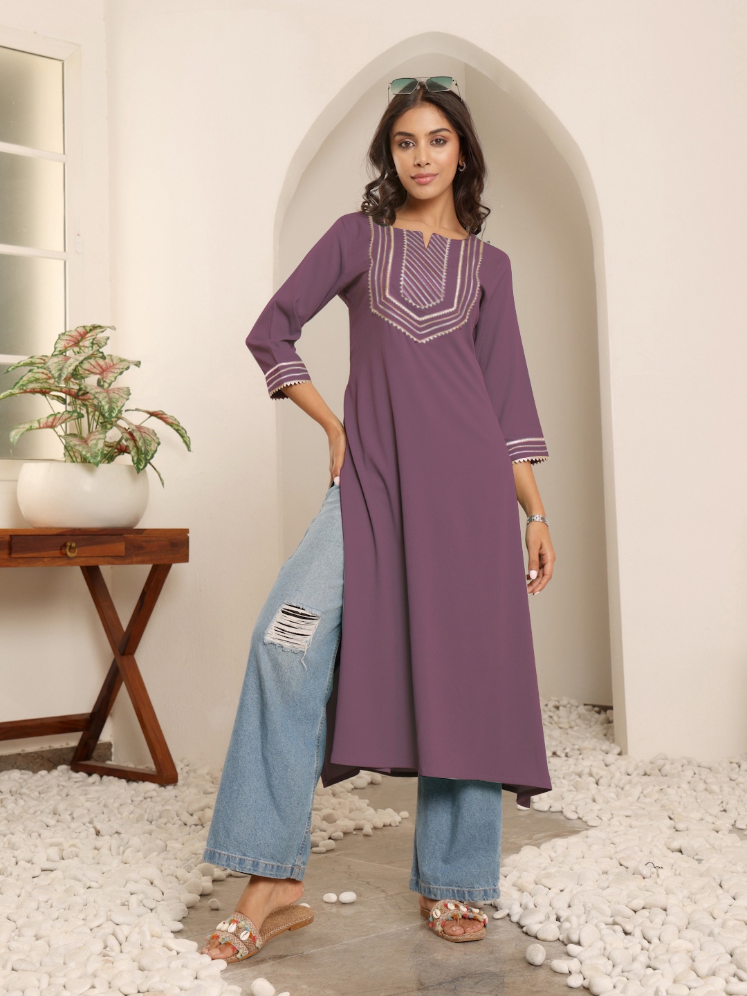 

Varanga Geometric Embellished Gotta Patti Crepe Straight Kurta, Violet
