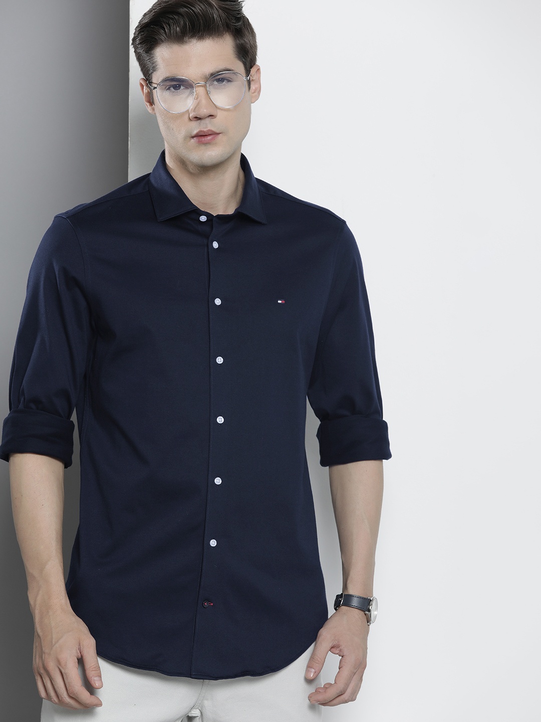 

Tommy Hilfiger Men Pure Cotton Solid Slim Fit Opaque Casual Shirt, Navy blue