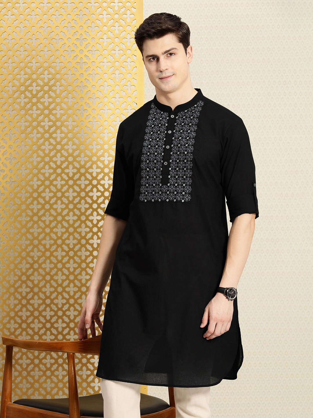 

House of Pataudi Men Pure Cotton Ethnic Motifs Embroidered Jashn Kurta, Black