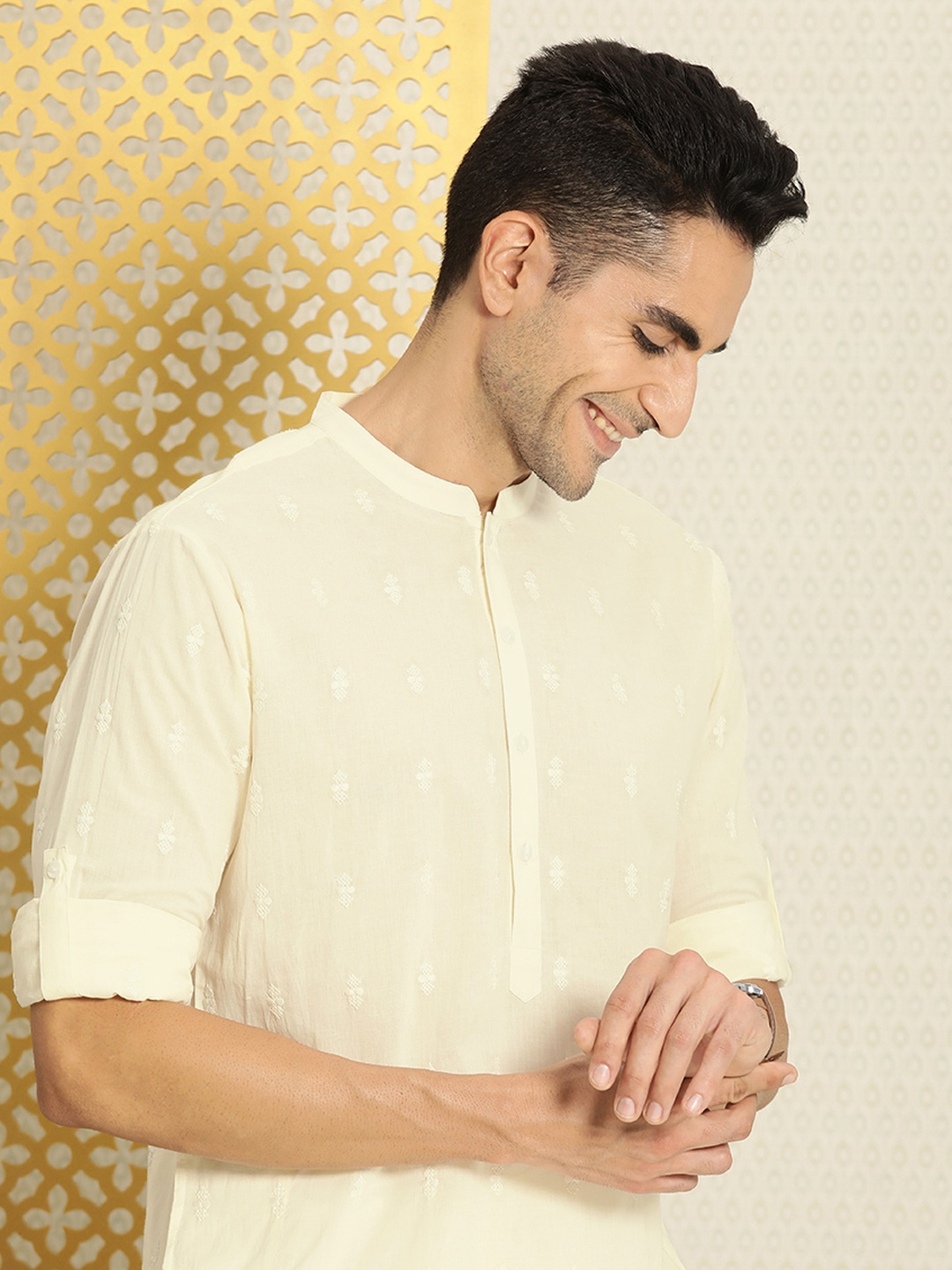 

House of Pataudi Men Jashn Embroidered Regular Thread Work Pure Cotton Kurta with Patiala, Cream