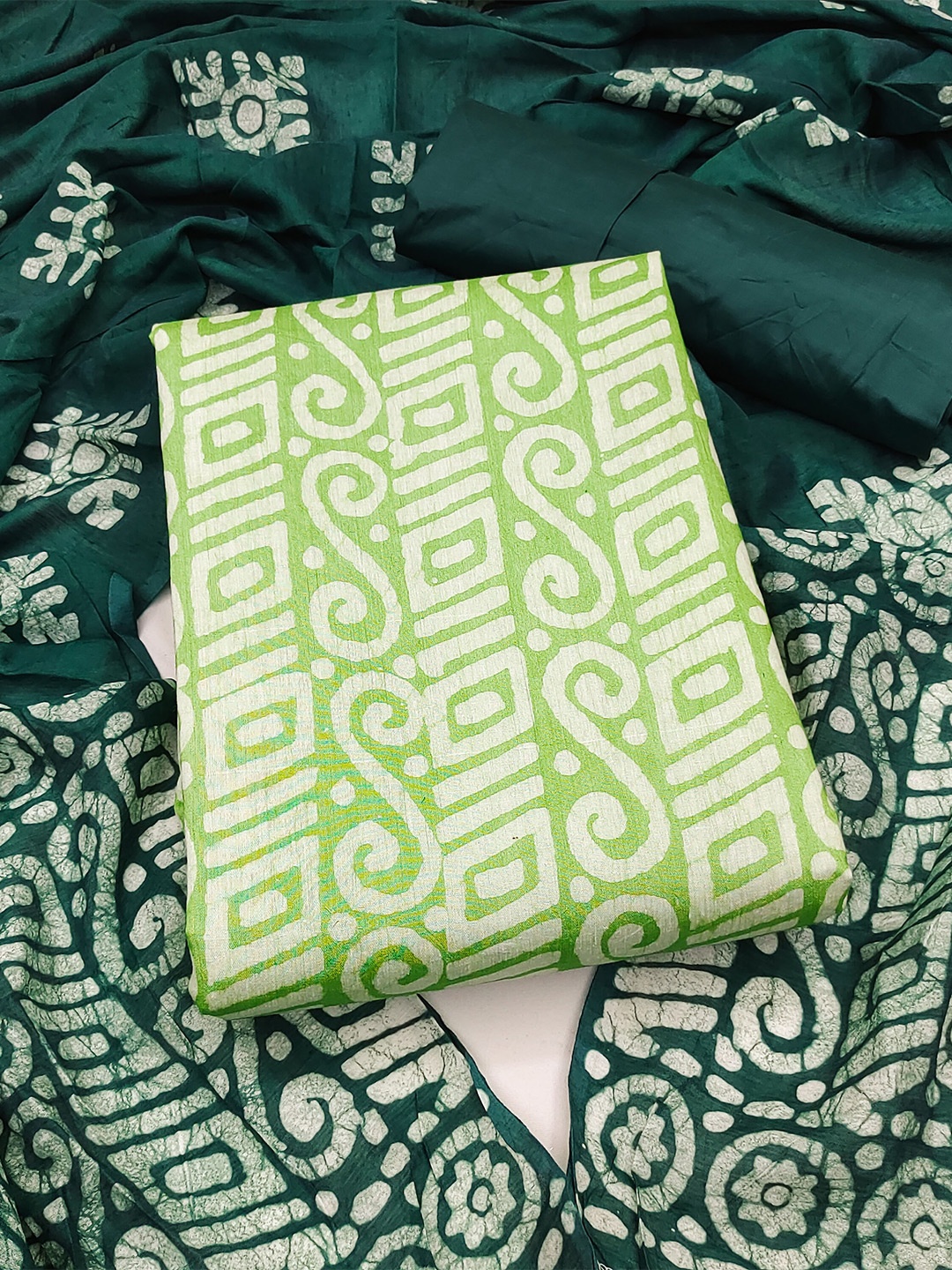 

KALINI Printed Pure Cotton Unstitched Dress Material, Green