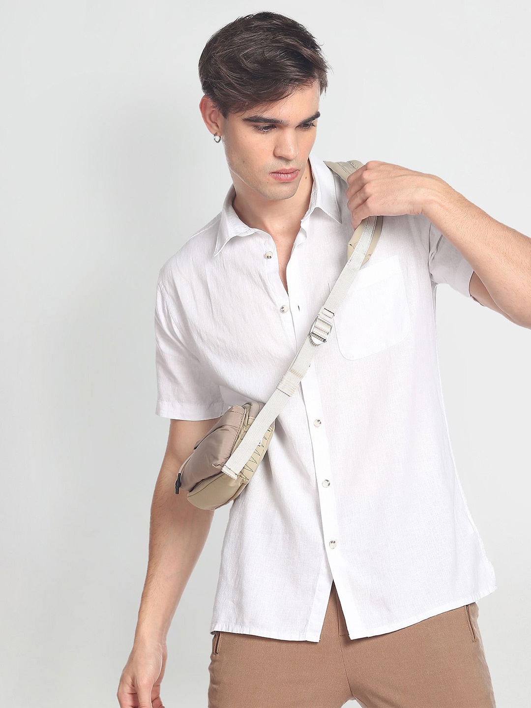 

Flying Machine Spread Collar Solid Slim Fit Casual Shirt, White