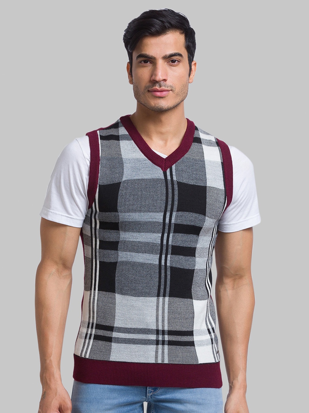 

Parx Men V-Neck Checked Sweater Vest, Maroon