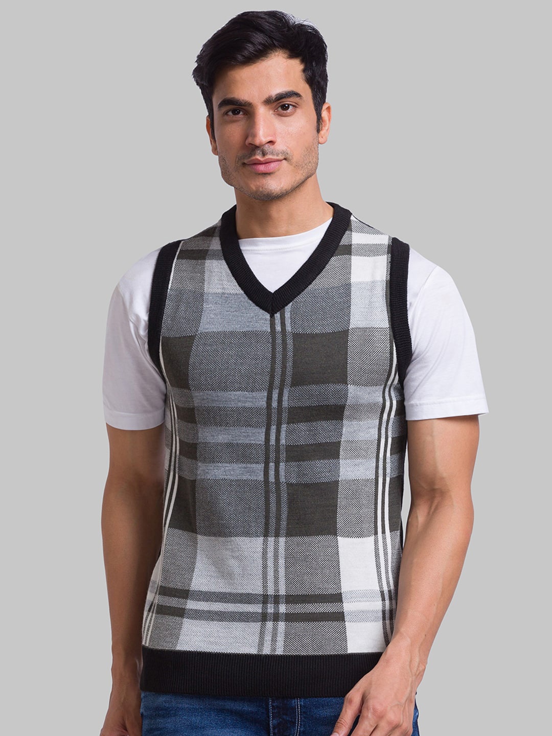 

Parx Men Checked Acrylic Sweater Vest, Black
