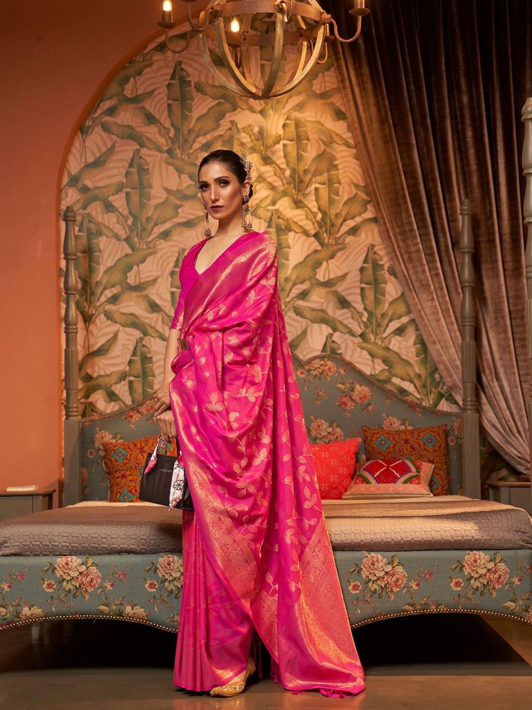 

Mitera Floral Woven Design Zari Pure Silk Banarasi Saree, Pink
