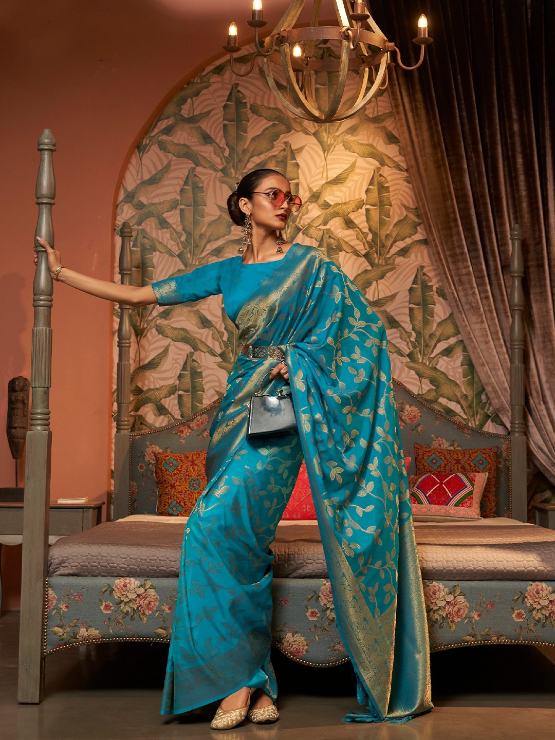 

Mitera Floral Woven Design Zari Pure Silk Banarasi Saree, Blue