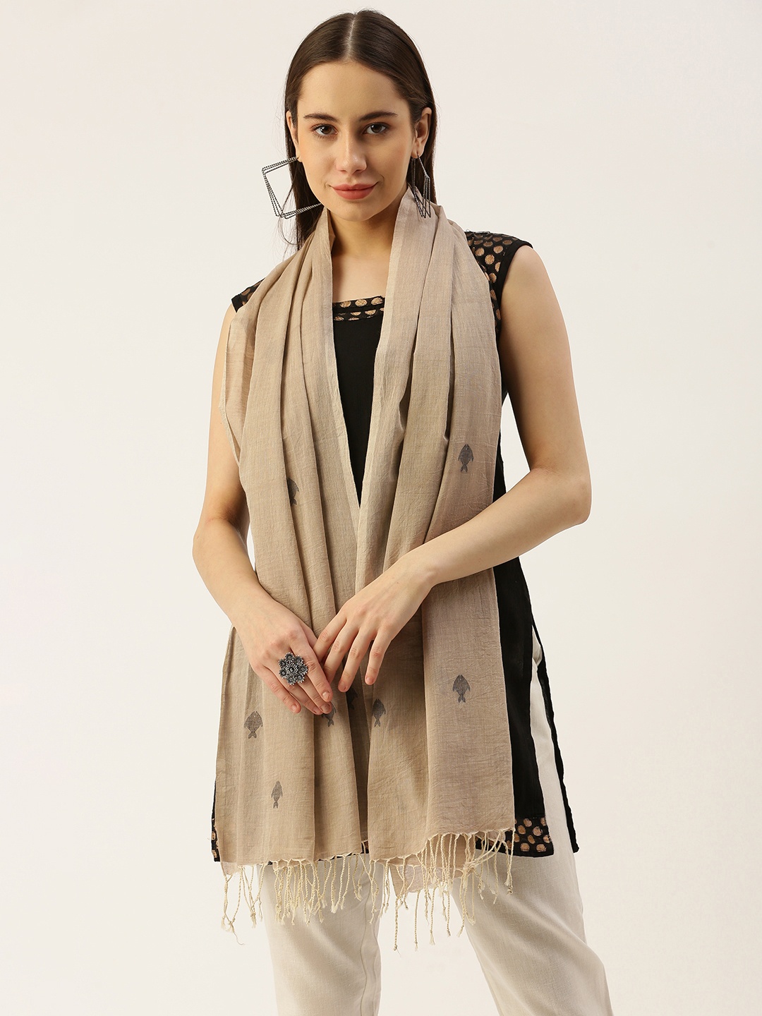 

ASVA Jamdani Fish Handwoven Scarf, Beige