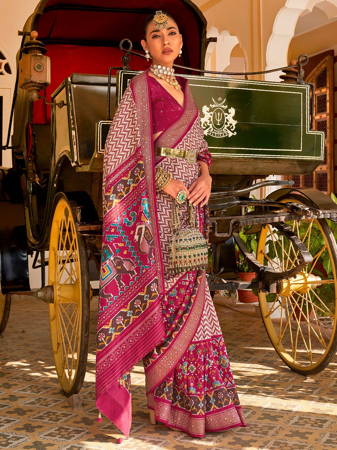

Anouk Printed Silk Blend Embellished Pochampally Saree, Pink