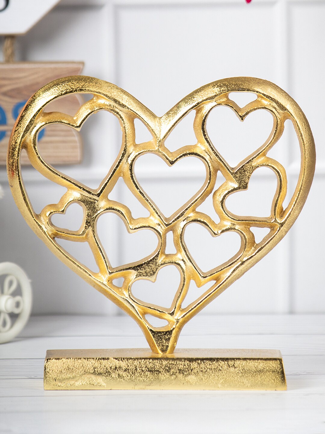

MARKET99 Luxurious Gold-Toned Heart Sculpture Showpiece With Wooden Base