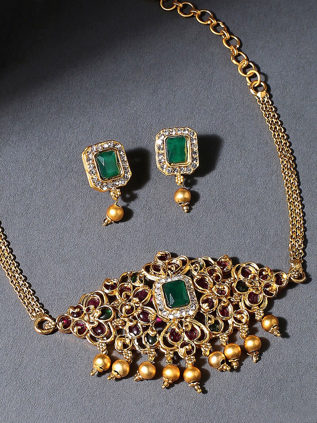 

OOMPH Gold-Plated Stone-Studded & Beaded Choker Jewellery Set, Green