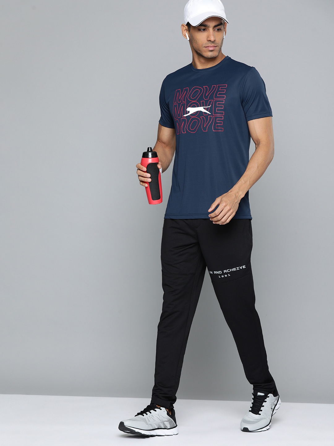 

Slazenger Men Brand Logo Print ULTRA-DRY Running T-shirt, Navy blue