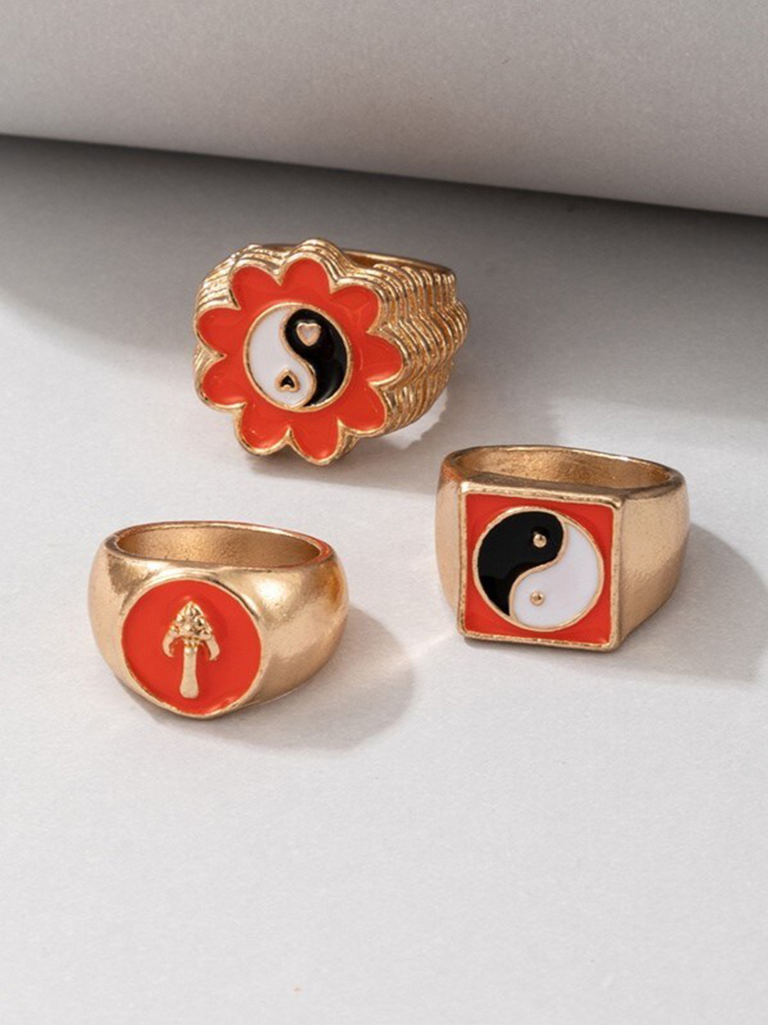 

THESTO Set Of 3 Brass-Plated Tai Chi Rings, Gold