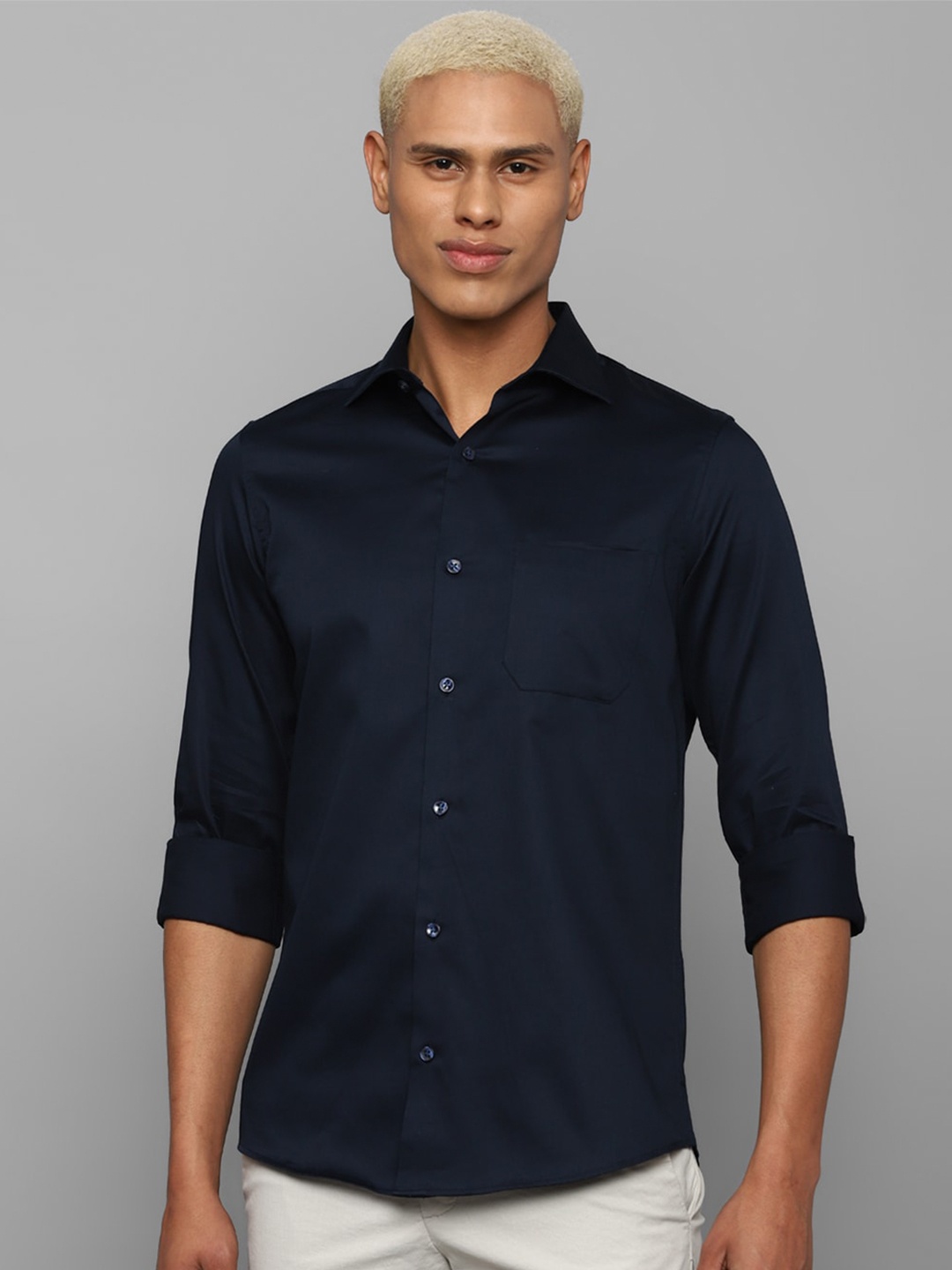 

Allen Solly Men Slim Fit Casual Cotton Shirt, Navy blue