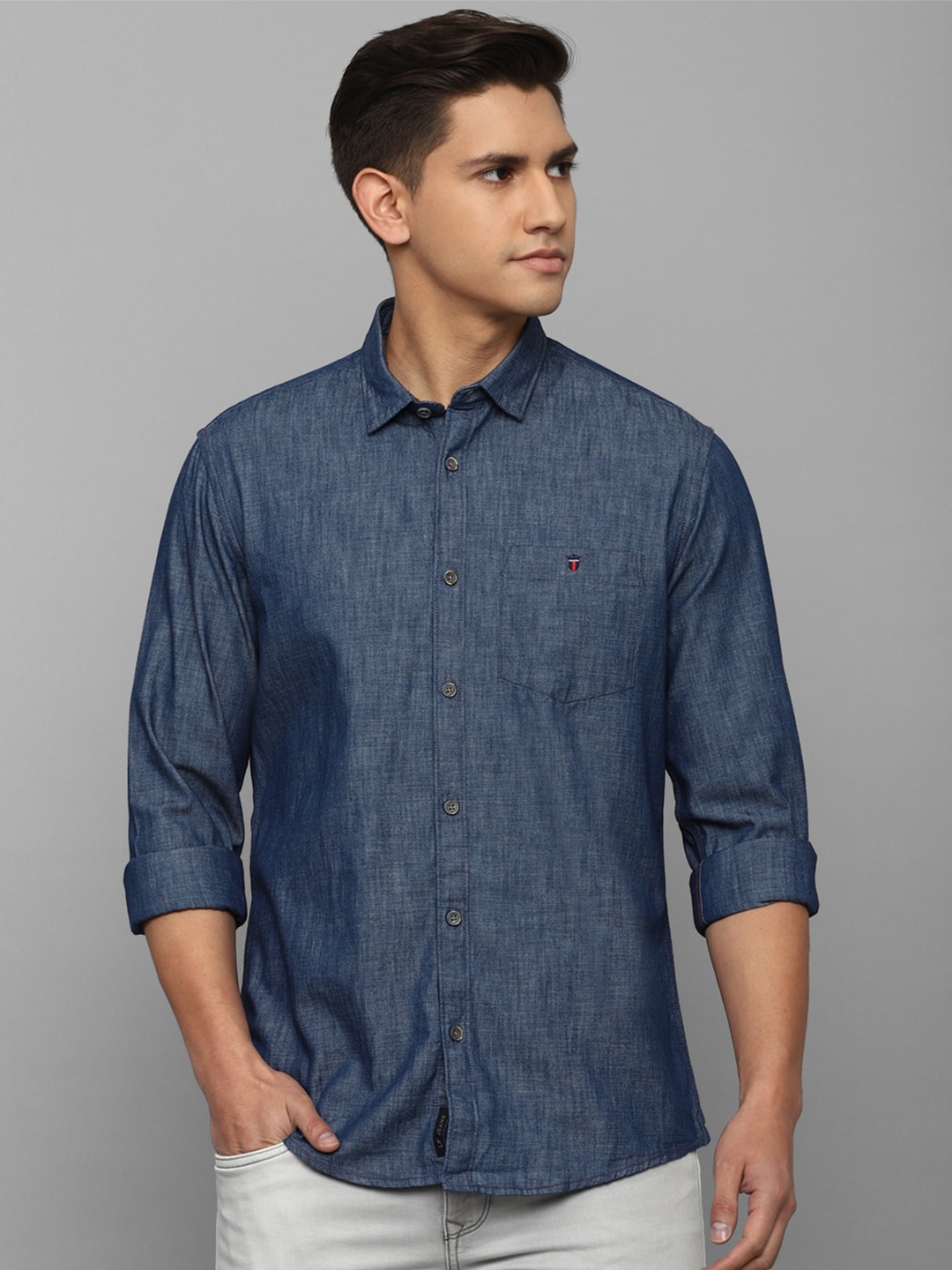 

Louis Philippe Jeans Slim Fit Casual Pure Cotton Shirt, Navy blue