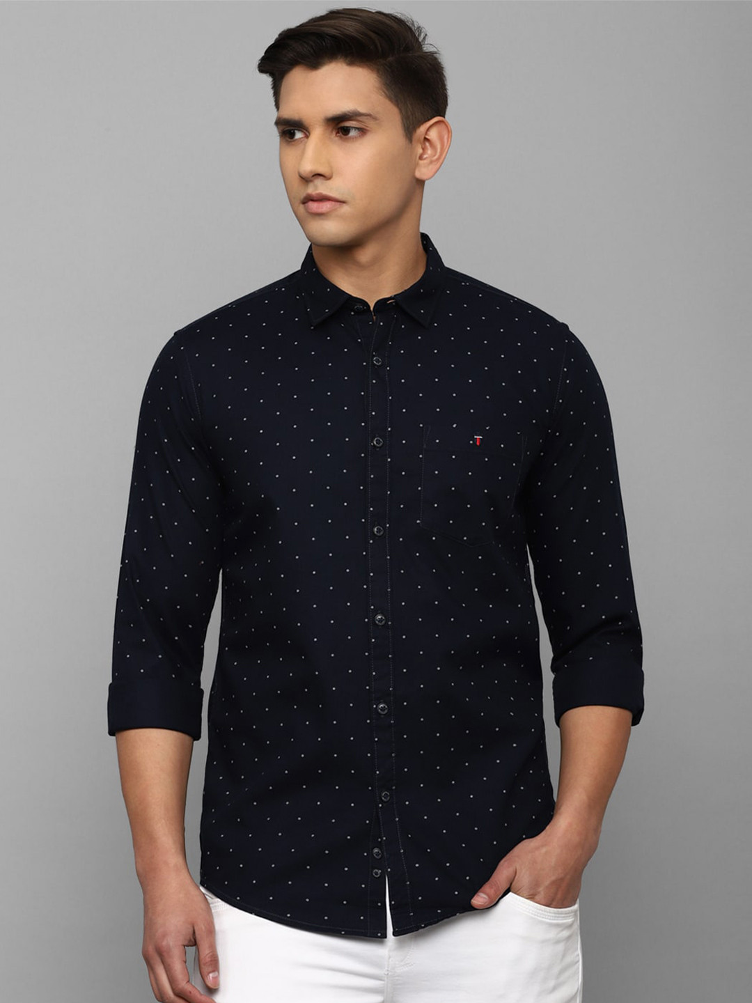 

Louis Philippe Jeans Men Micro Ditsy Printed Slim Fit Casual Pure Cotton Shirt, Navy blue