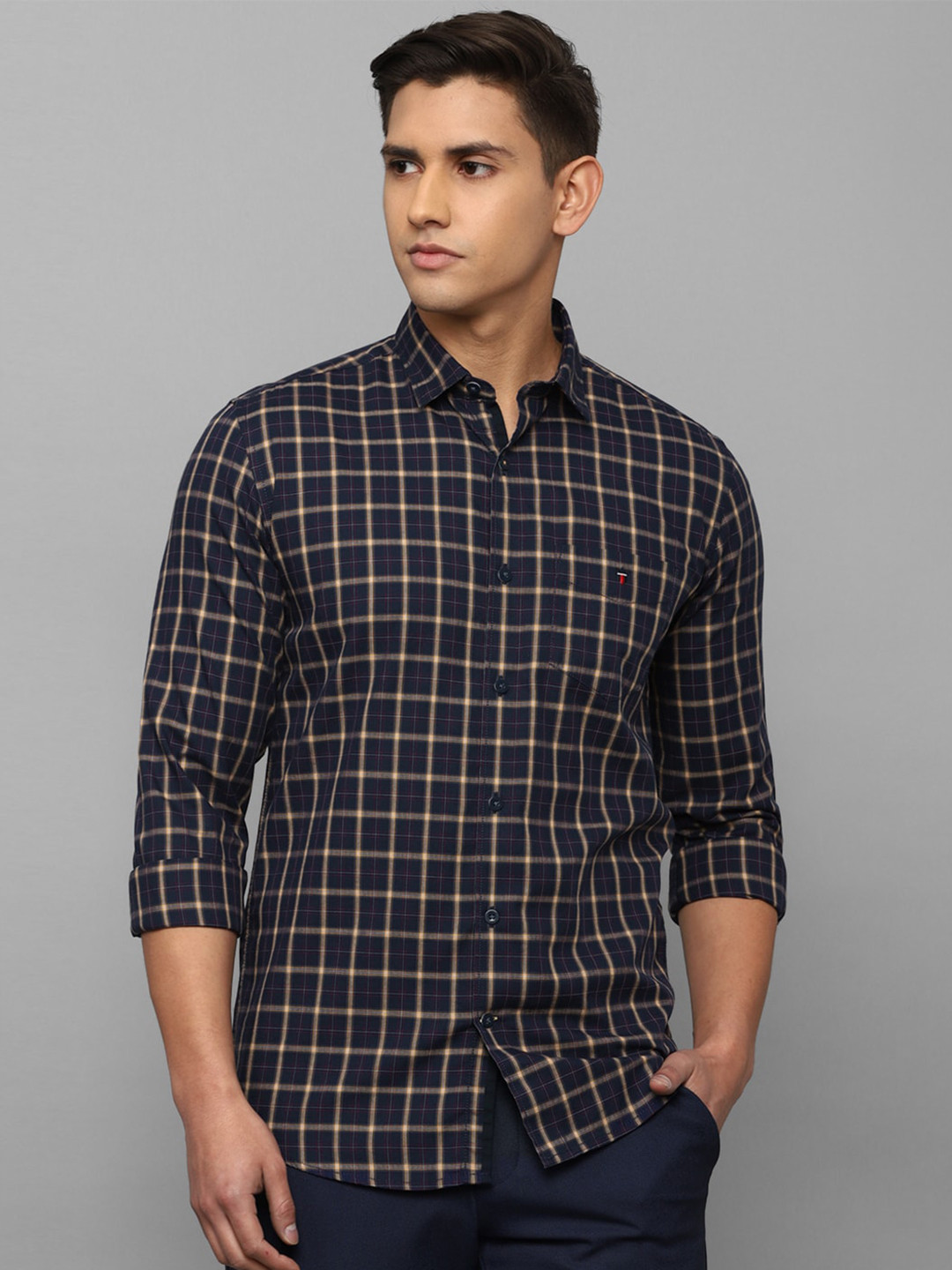 

Louis Philippe Sport Men Grid Tattersall Checked Slim Fit Casual Pure Cotton Shirt, Navy blue