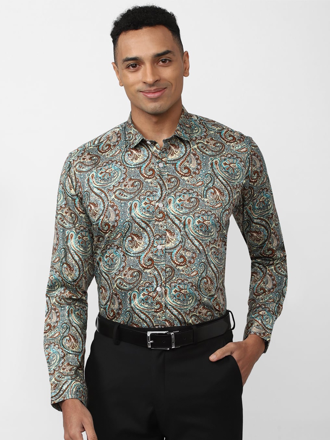 

Peter England Ethnic Motifs Printed Formal Pure Cotton Shirt, Green