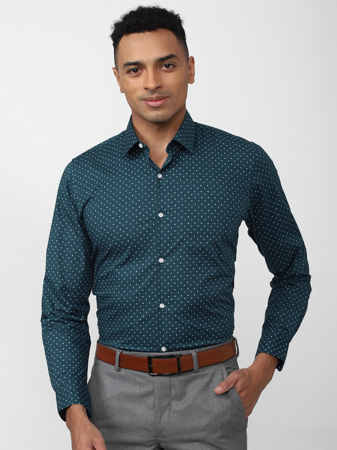 

Peter England Men Slim Fit Printed Formal Shirt, Blue