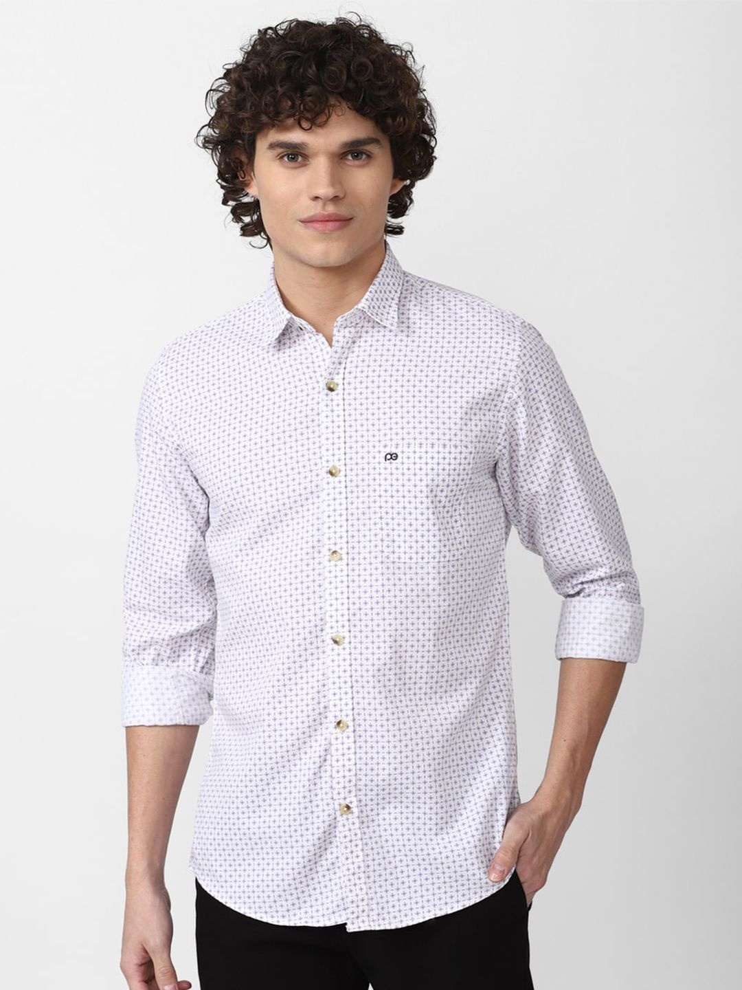 

Peter England Casuals Men Slim Fit Printed Pure Cotton Casual Shirt, White