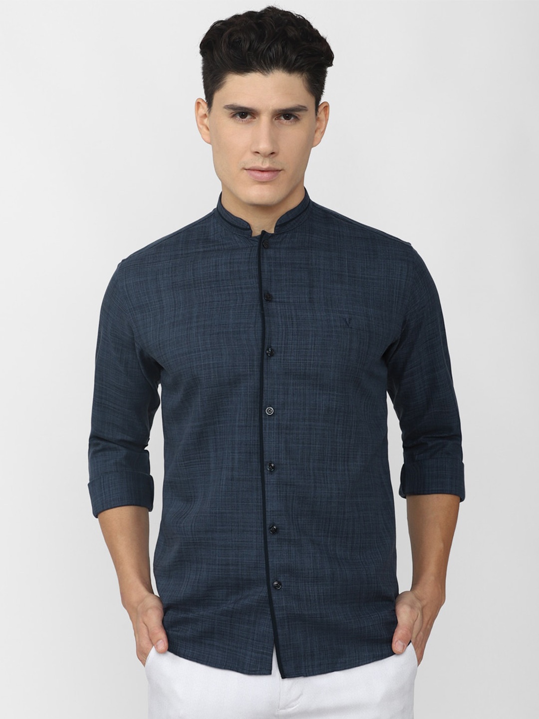 

V Dot Men Slim Fit Checked Casual Shirt, Navy blue