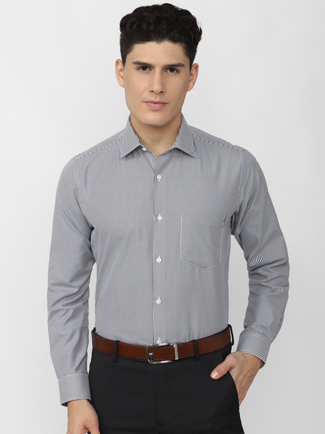 

Van Heusen Men Striped Regular Fit Formal Shirt, Black
