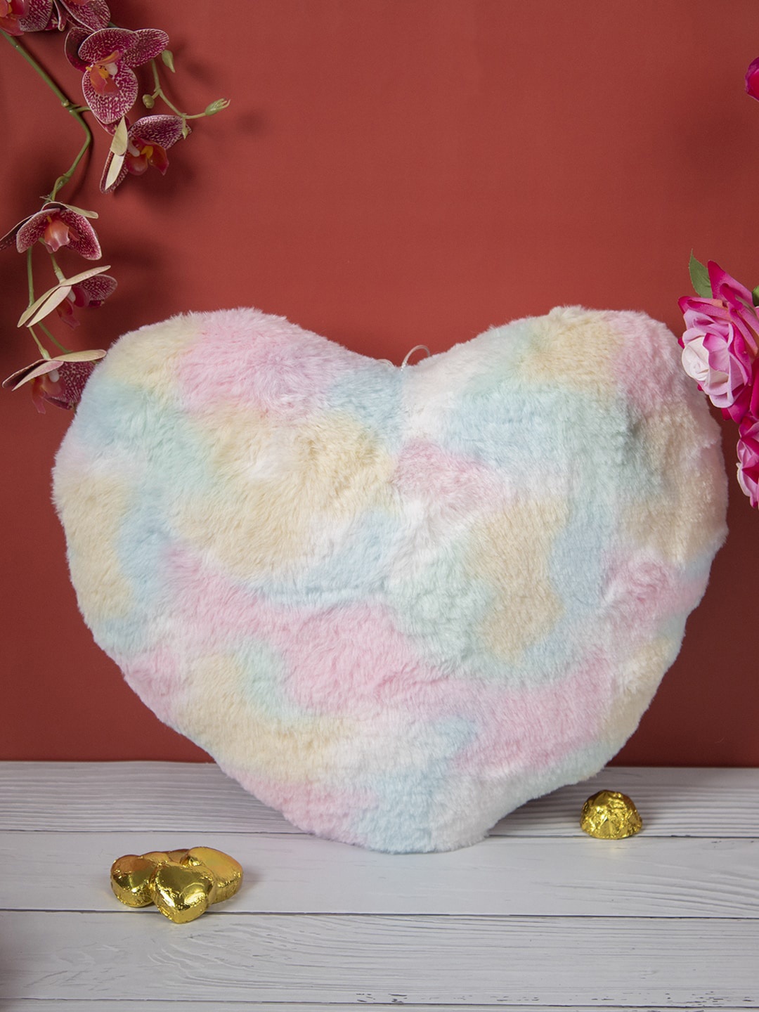 

MARKET99 Heart-Shaped Rainbow Pillow, Pink