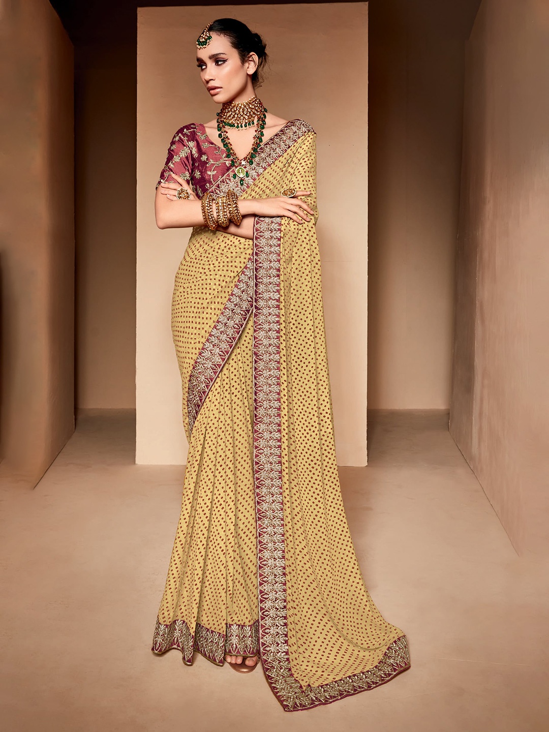 

elora Bandhani Printed Saree, Beige