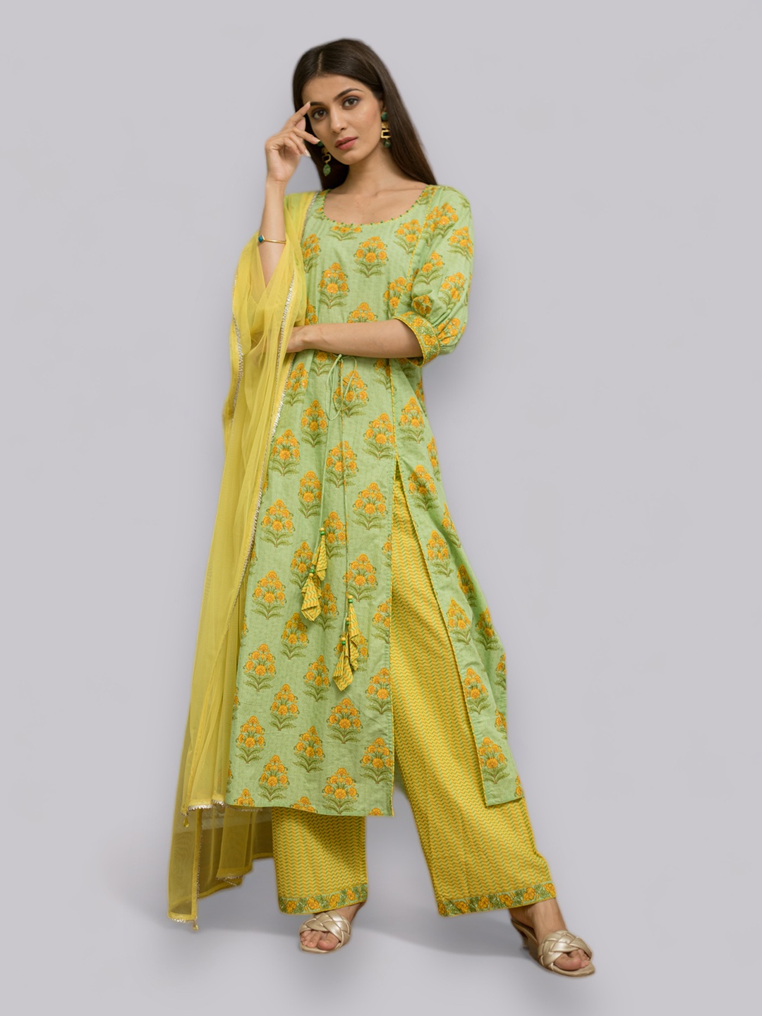 

ArtiZenWeaves Floral Printed A-Line Cotton Kurta With Trousers & Dupatta, Green