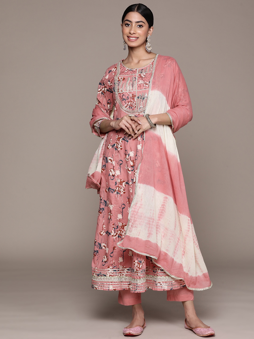 

Ishin Women Floral Printed Pure Cotton Kurta with Trousers & With Dupatta, Pink