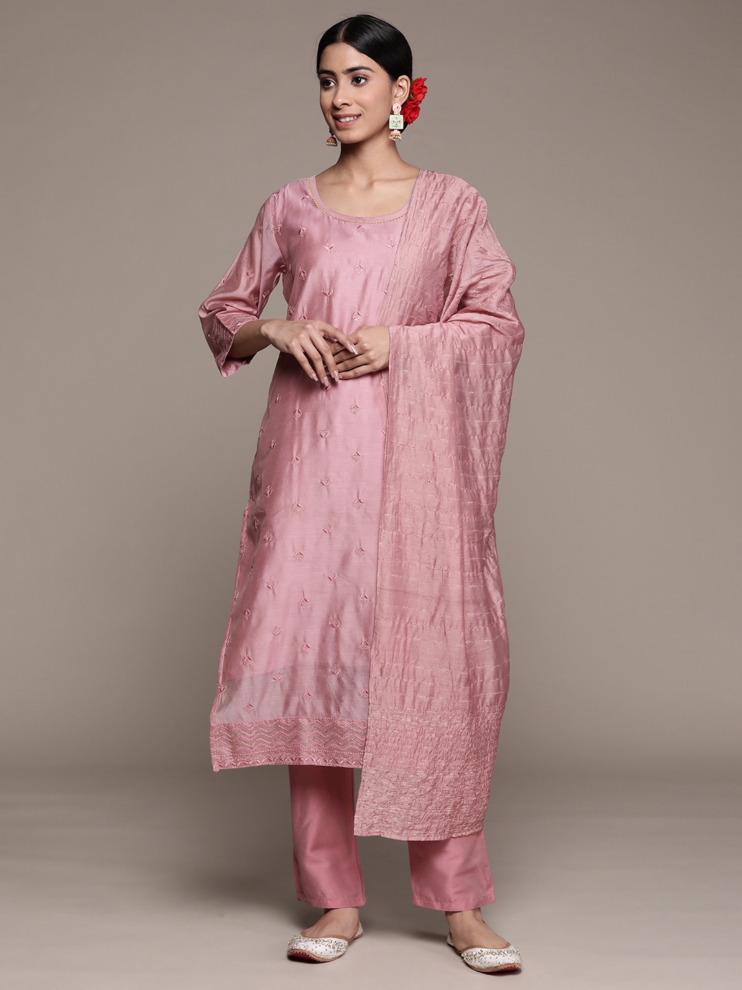 

Ishin Ethnic Motifs Embroidered Sequinned Kurta with Trousers & Dupatta, Mauve