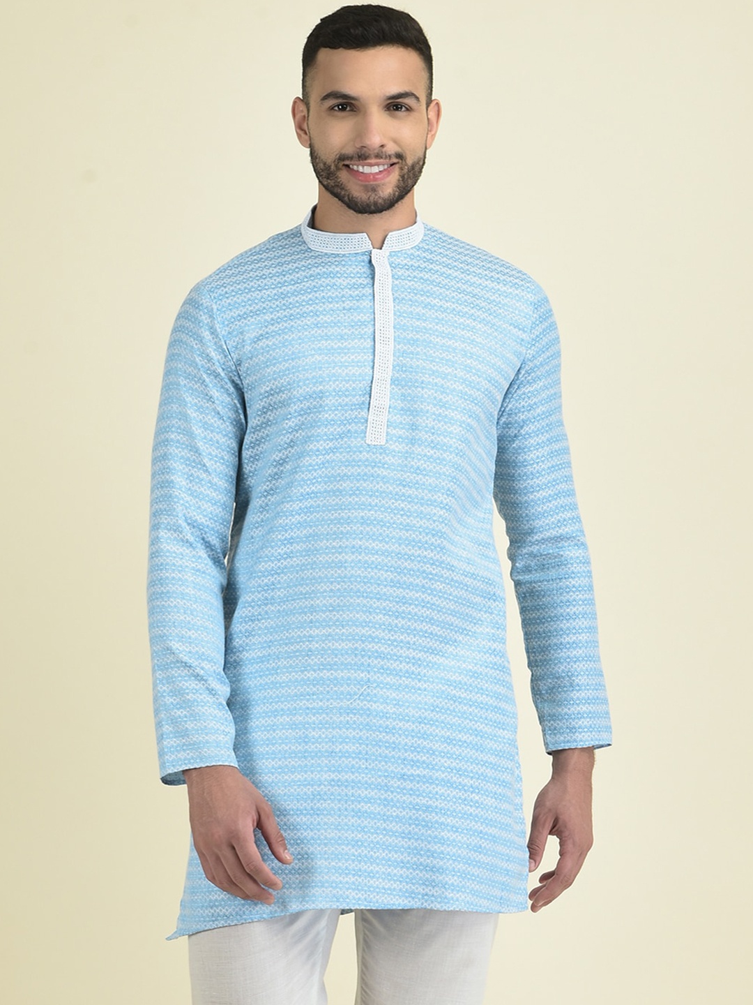 

Anouk Men Geometric Embroidered Thread Work Jacquard Kurta, Blue