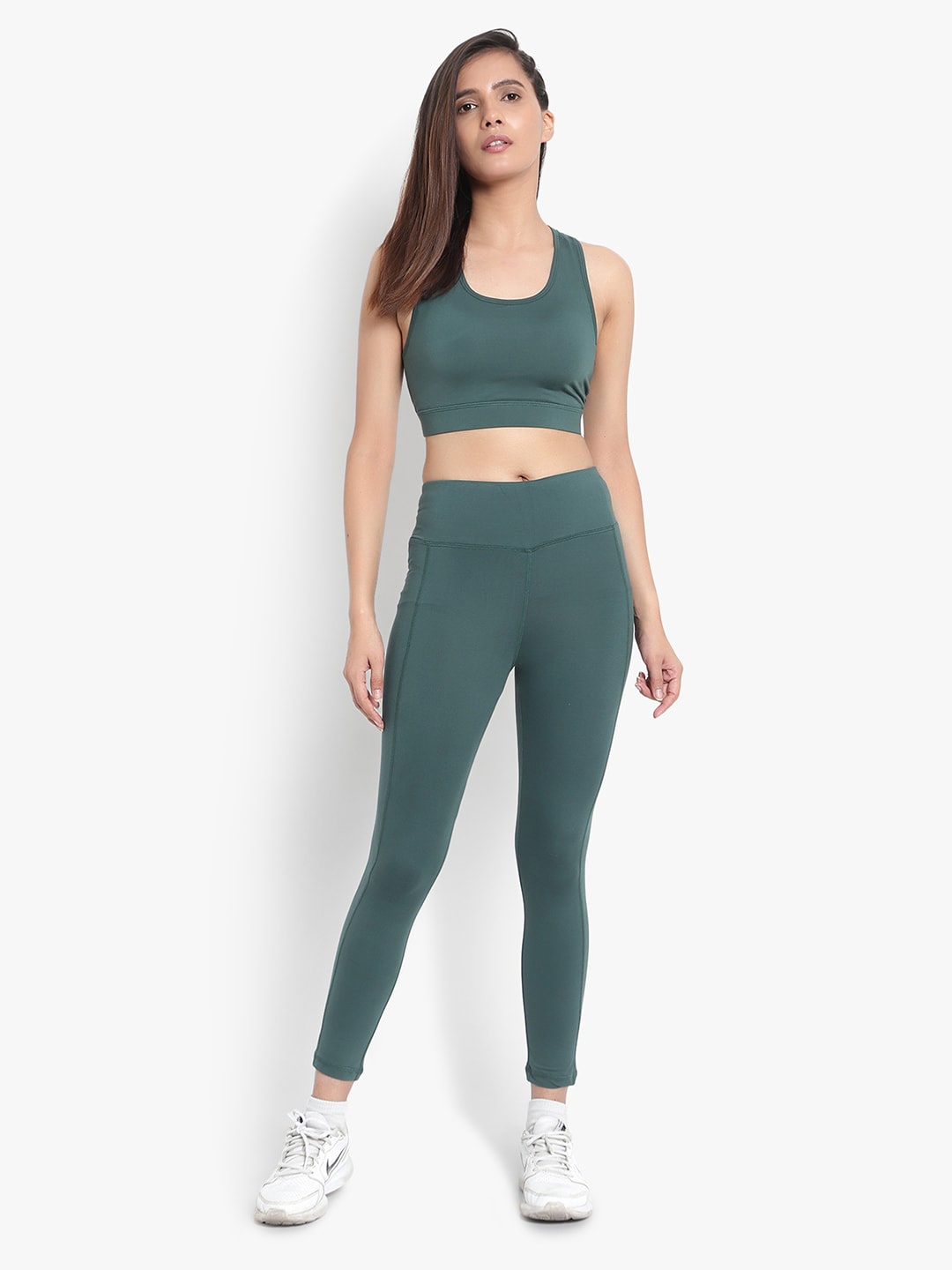 

Wearjukebox Easy Breezy Tights & Sports Bra, Green