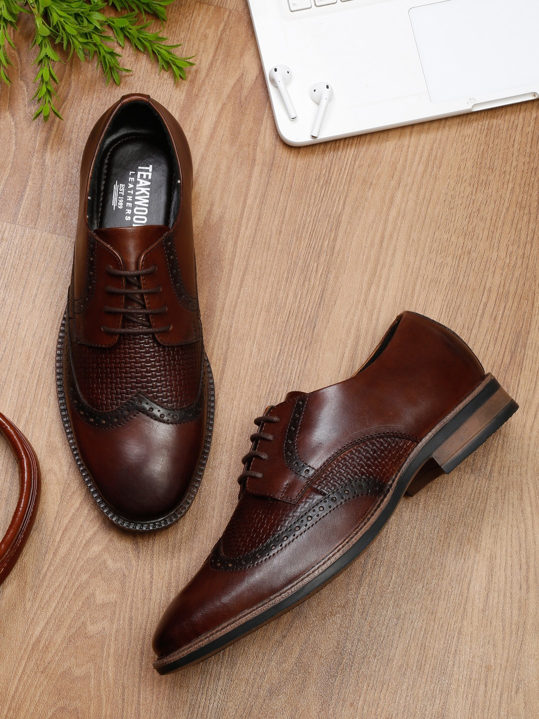 

Teakwood Leathers Men Textured Leather Formal Shoes, Brown