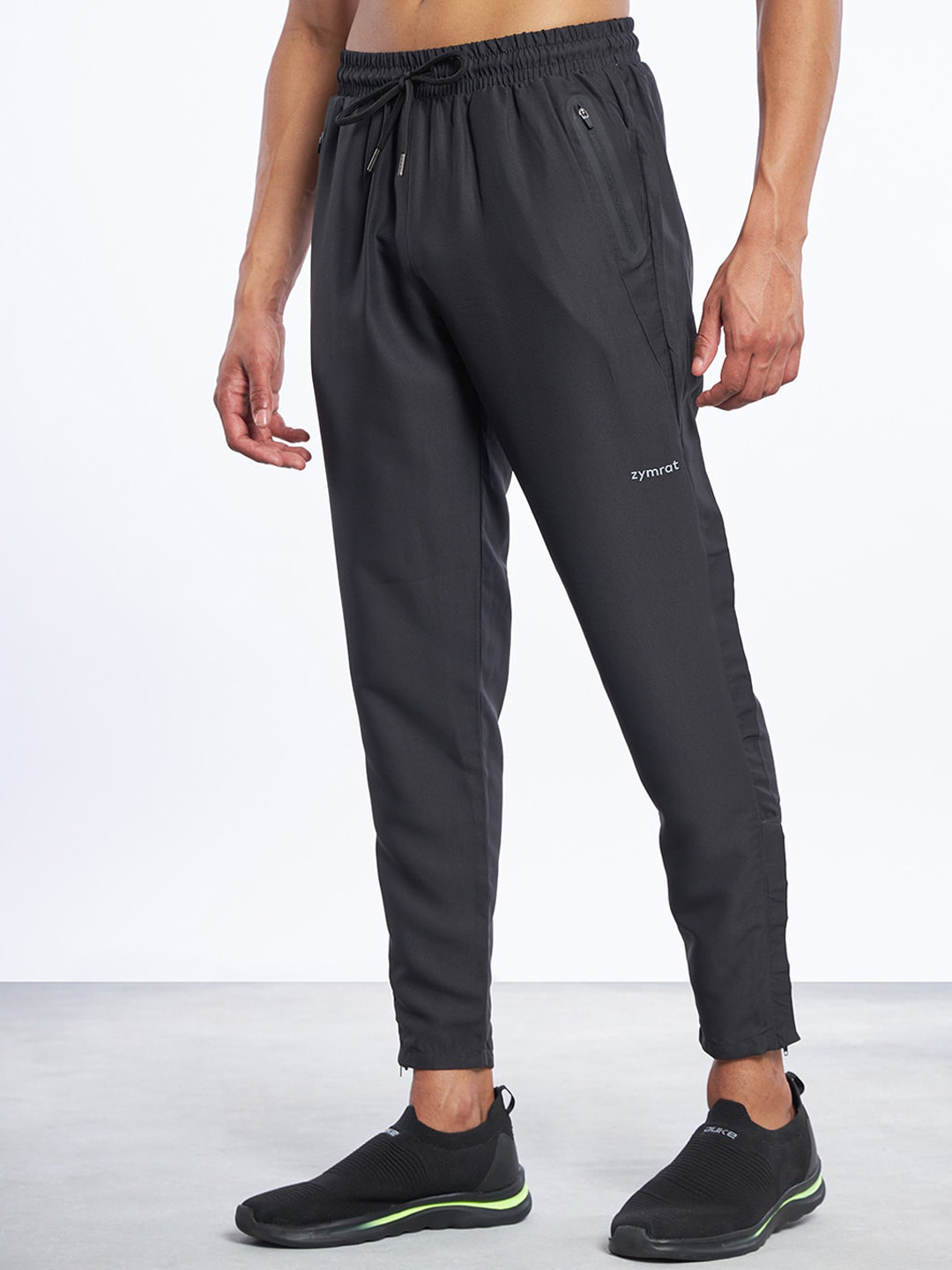 

Zymrat Men Logo Printed Detail Jogger, Black