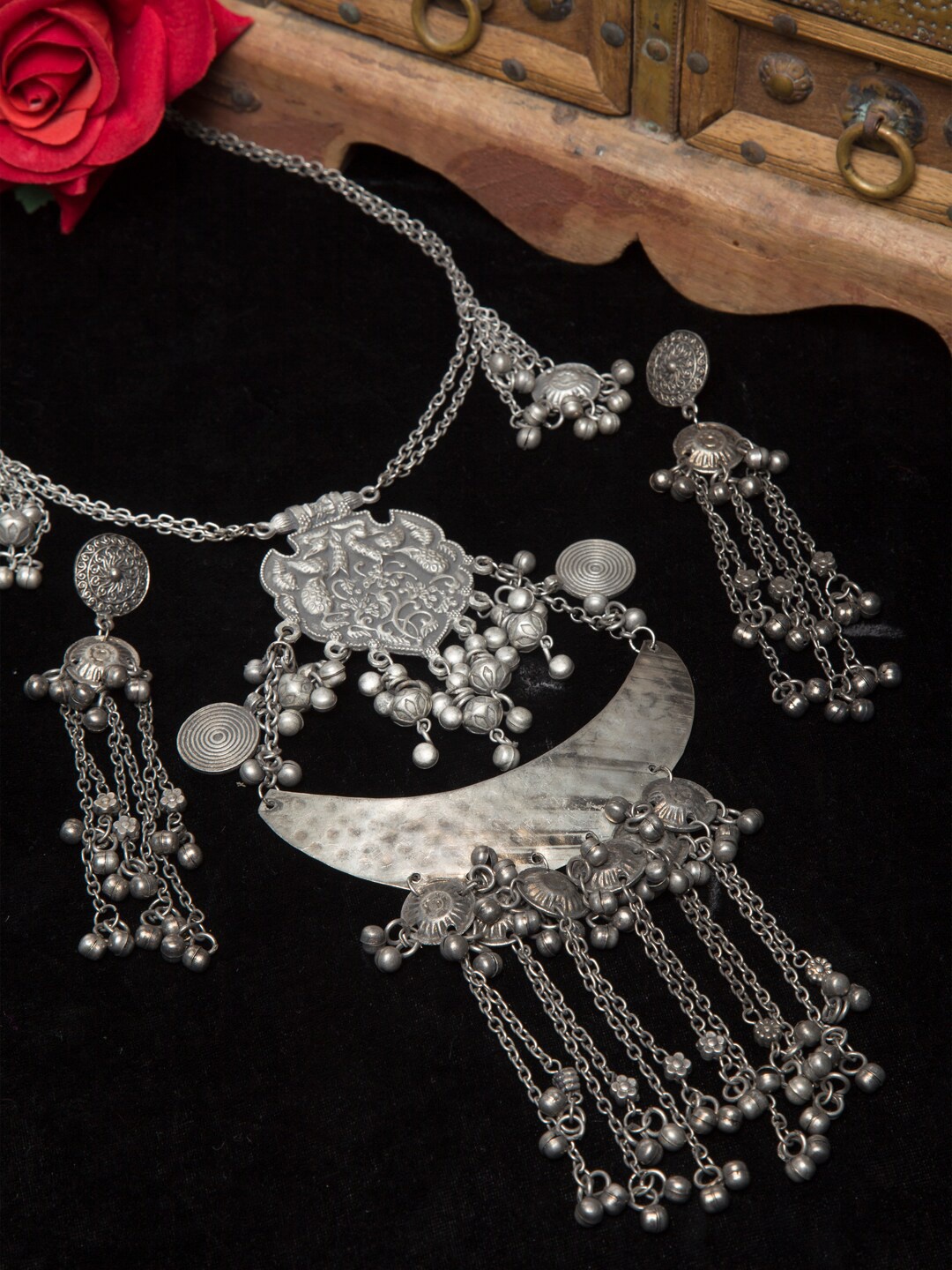 

Moedbuille Oxidised Silver-Plated Beaded Tribal Jewellery Set