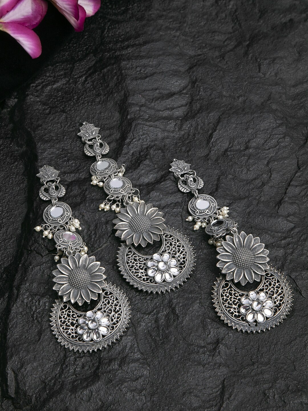 

Moedbuille Silver-Plated Oxidised & Crystal Studded Jewellery Set, Metallic