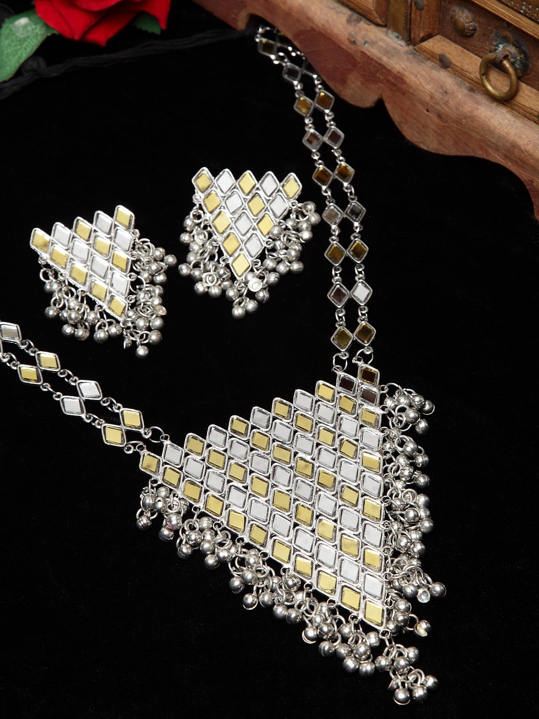 

Moedbuille Silver-Plated Mirror-Studded Jewellery Set, Yellow