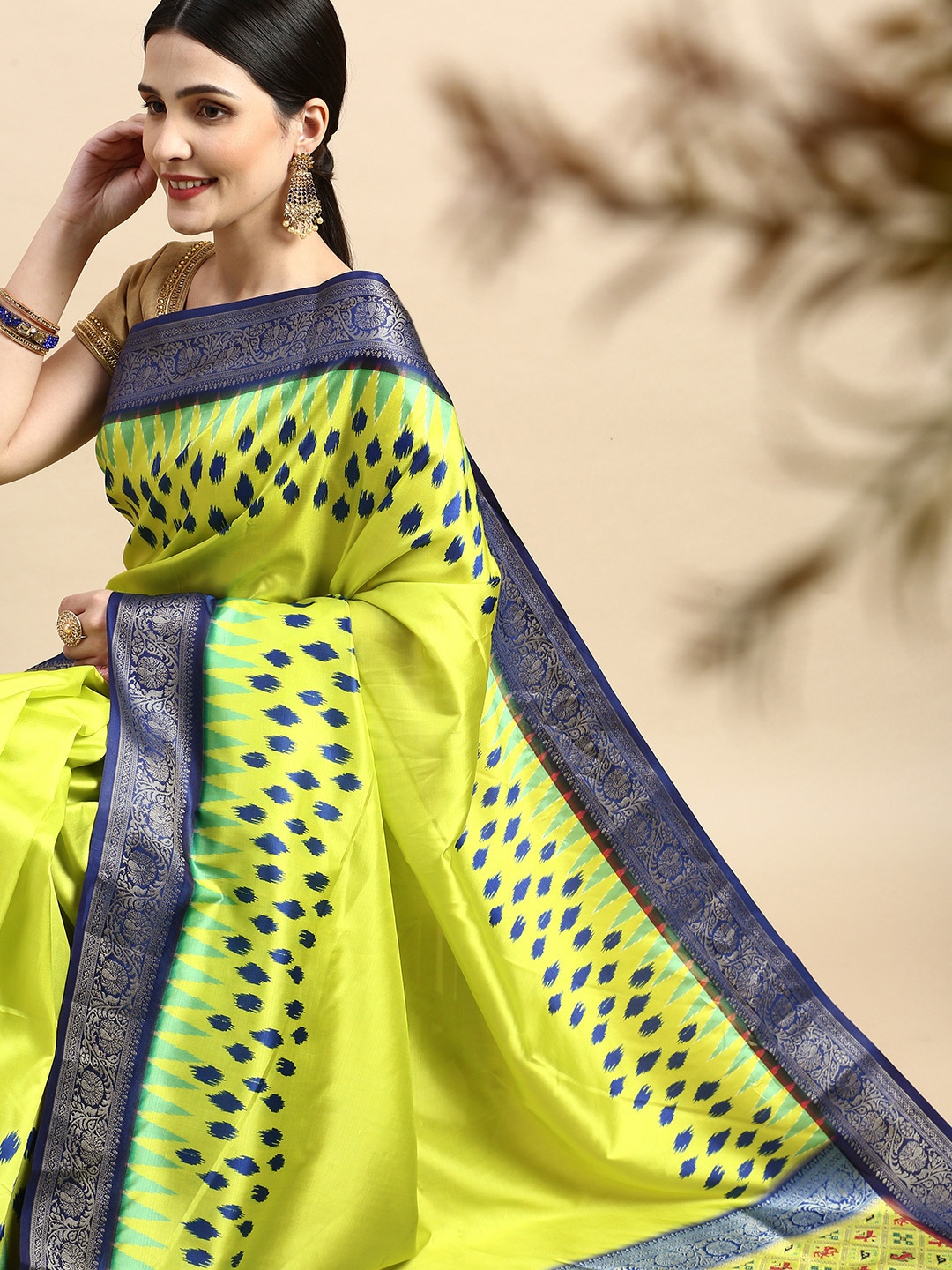 

VASTRANAND Zari Ikat Saree, Lime green