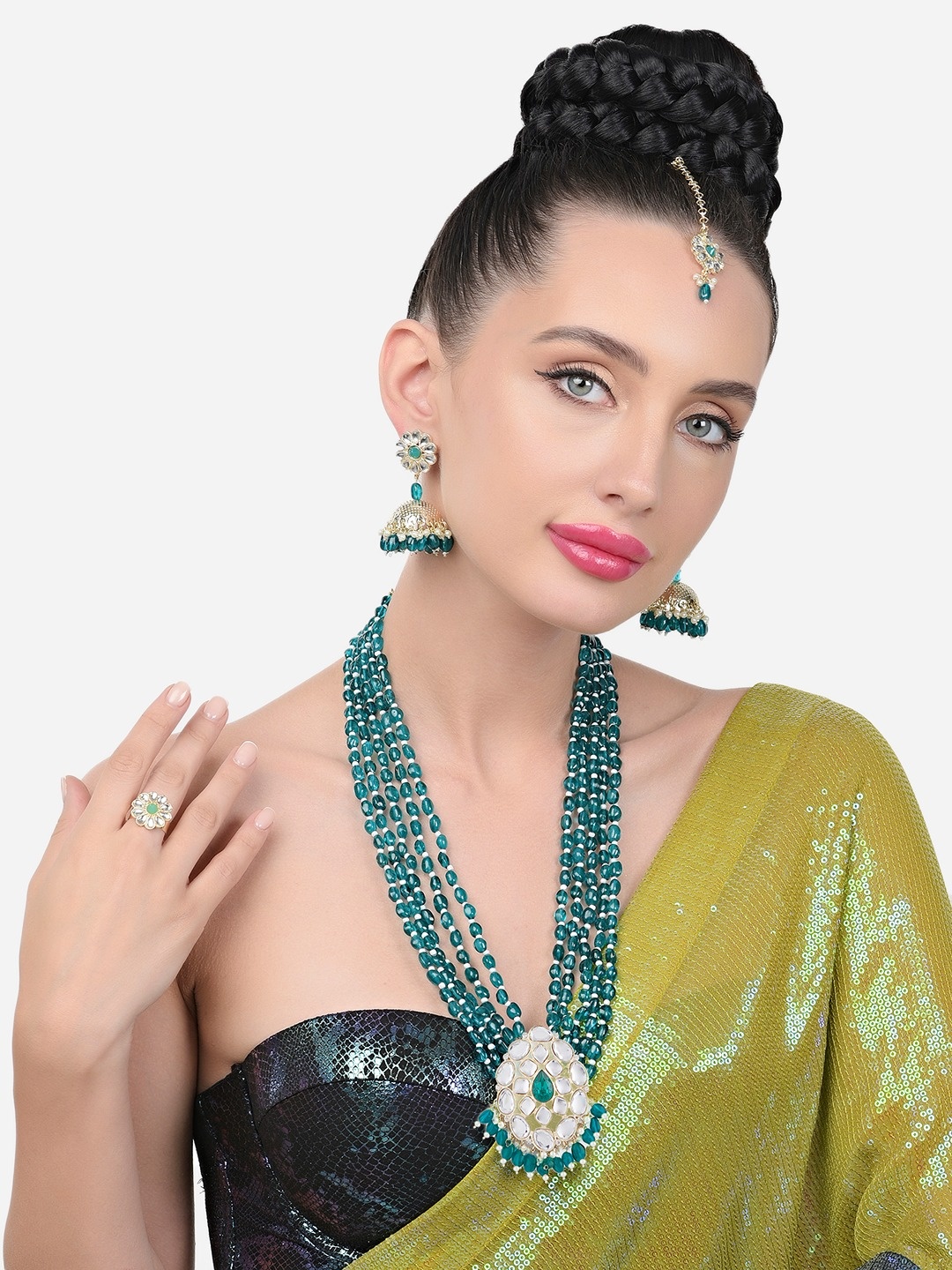 

Zaveri Pearls Gold-Plated Kundan Studded & Beaded Jewellery Set