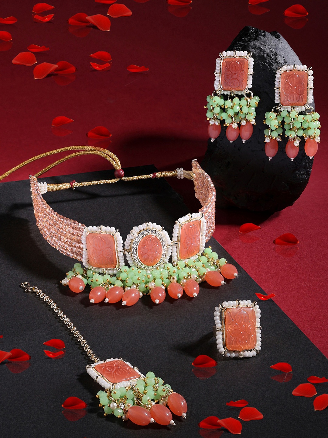 

Zaveri Pearls Gold-Plated Multistrand Choker With Maangtikka Jewellery Set