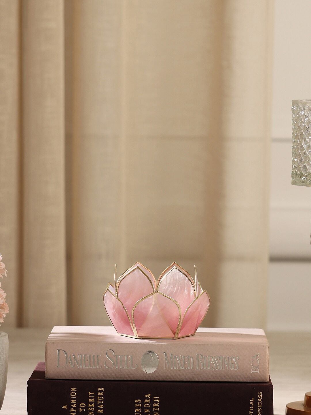 

Pure Home and Living Pink Ombre 12 Shells Capiz Tea Light Candle Holder