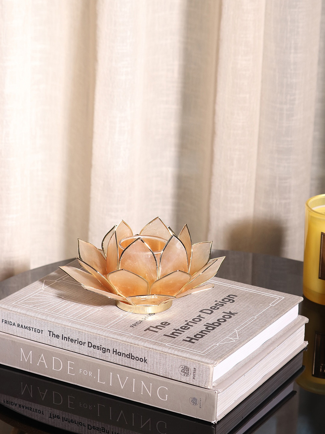 

Pure Home and Living Gold-Toned Ombre 22 Shells Capiz Tea Light Candle Holder
