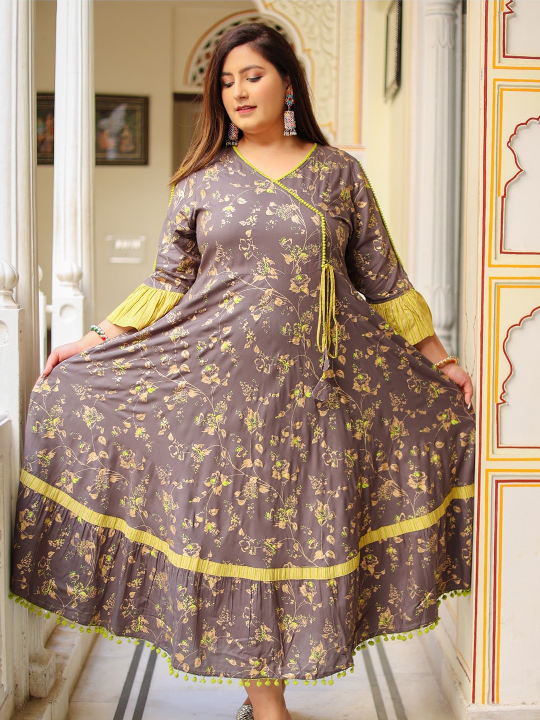 

YASH GALLERY Women Grey & Yellow Ethnic Motifs Printed Gotta Patti Anarkali Kurta