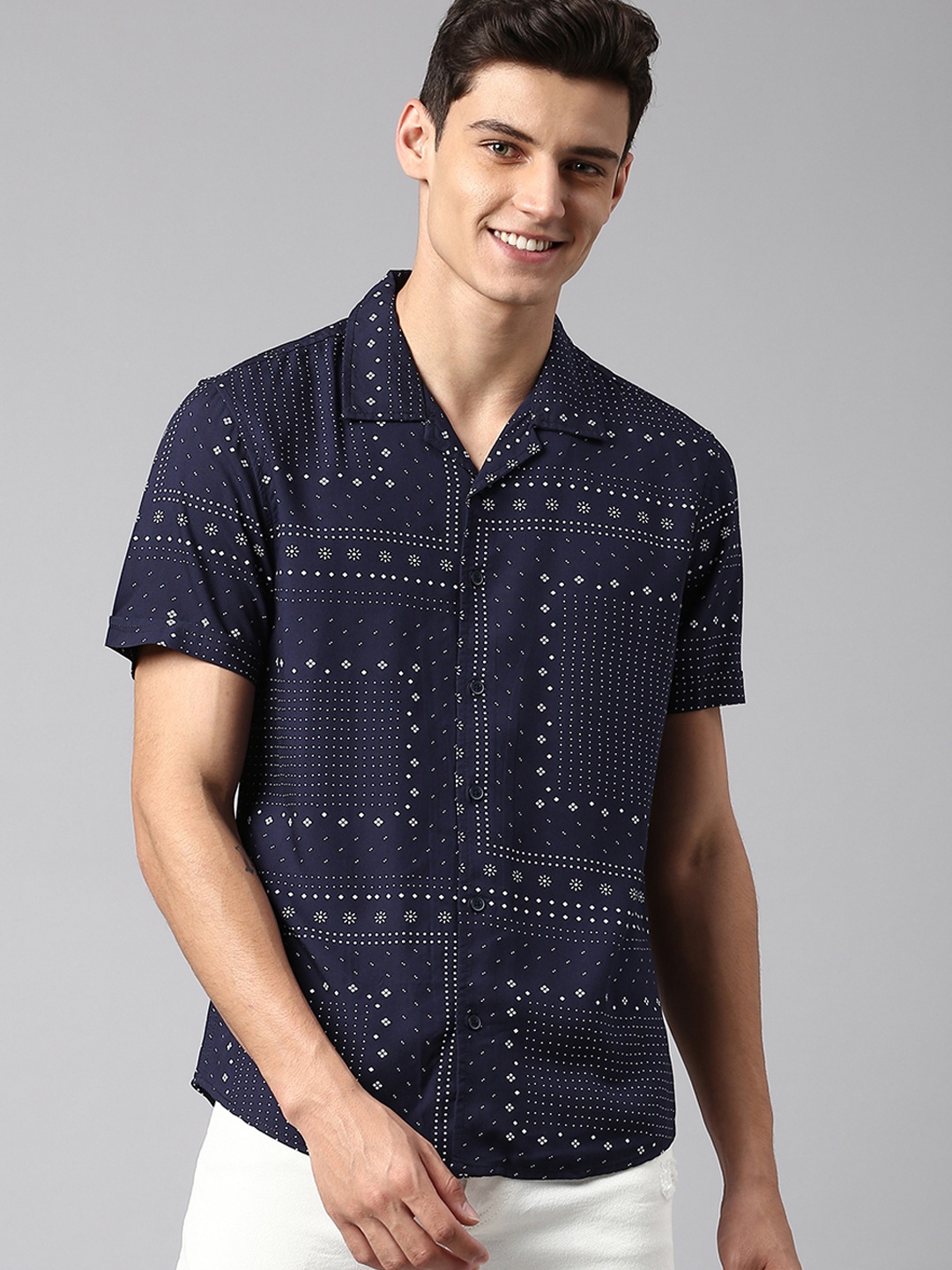 

Dennis Lingo Men Geometric Printed Pure Cotton Casual Shirt, Navy blue