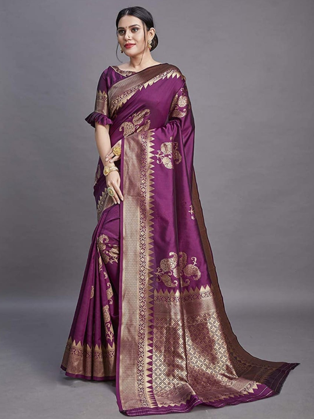 

ORUS Paisley Motif Zari Kanjeevaram Saree, Purple